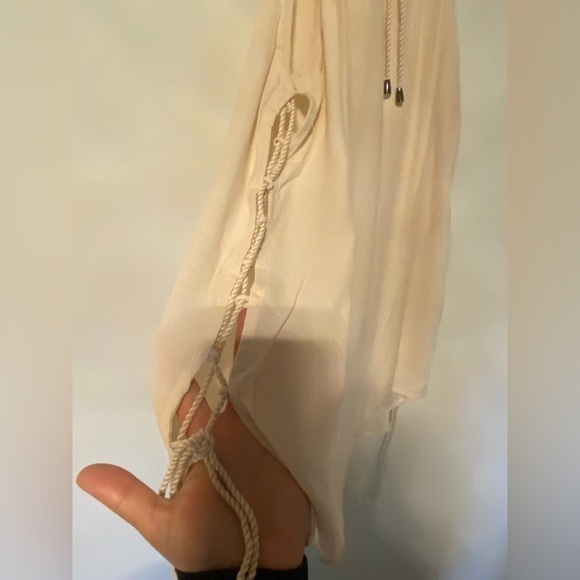 Doe & Rae cream top with lace up sides - Picture 2 of 9
